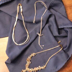 VINTAGE AVON Necklaces  All very differen!!!